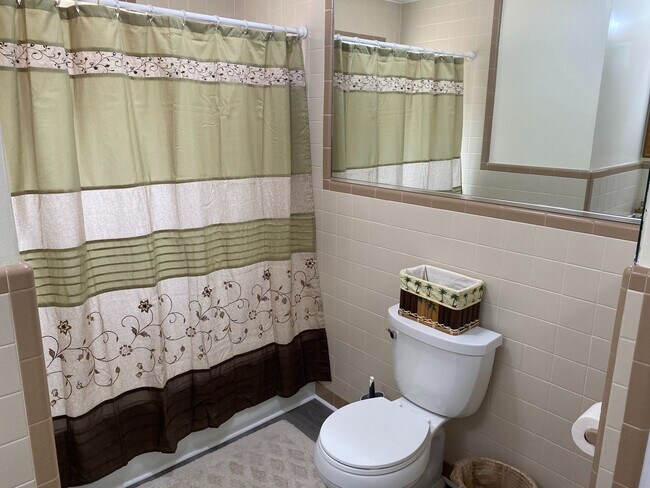 Building Photo - Nokomis Beachy Bungalow (Off Season)