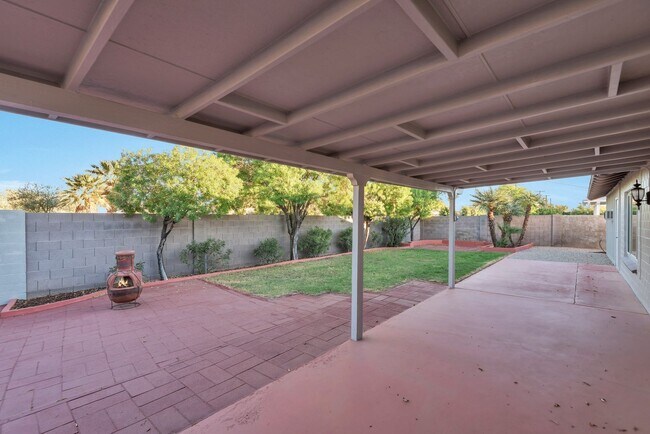 Building Photo - Meticulously Maintained 4 bed Scottsdale Home