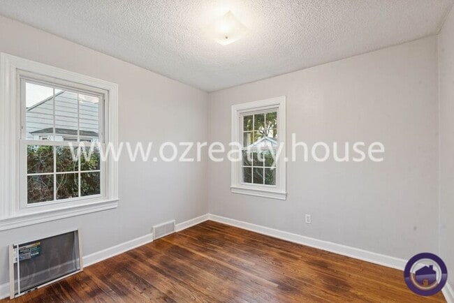 Building Photo - 4114 S Detroit Ave