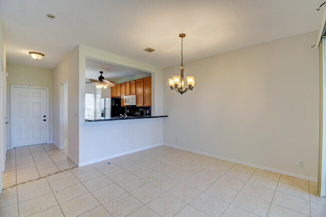 Building Photo - 6414 Park Lake Cir