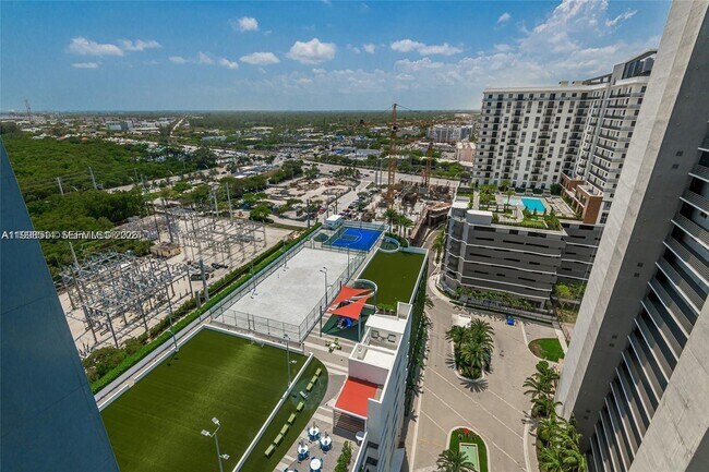 Building Photo - 16385 Biscayne Blvd