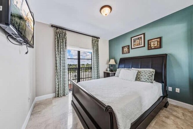 Building Photo - 2401 N Ocean Blvd