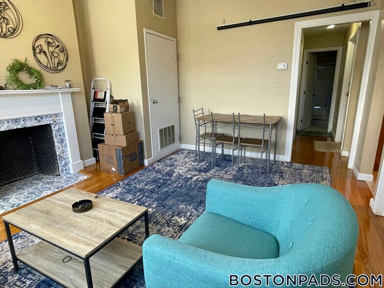 Building Photo - 17 Highgate St