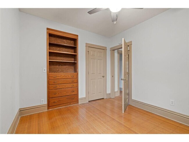Building Photo - 2744 Fremont Ave S