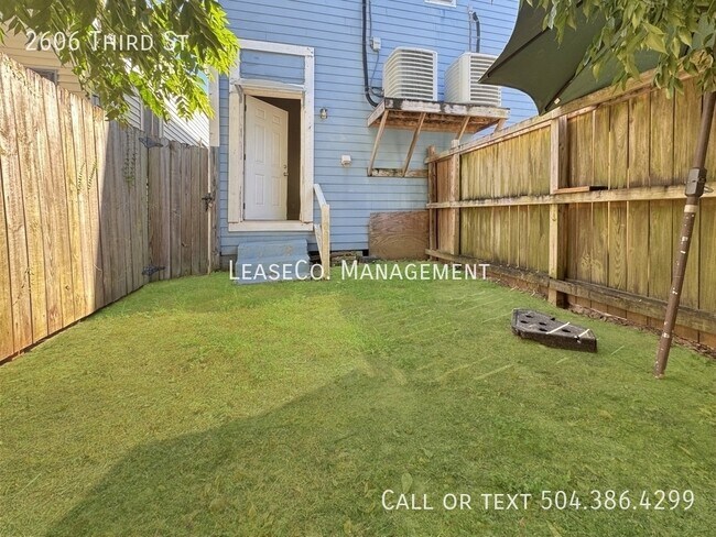 Building Photo - 2606 Third St-