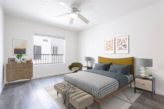 Building Photo - 1752 N Kingsley Dr.