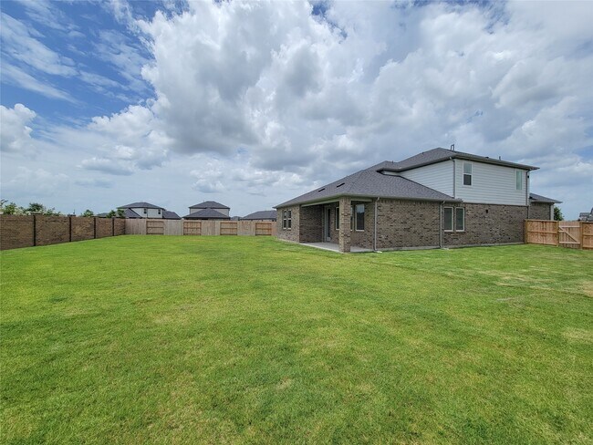 Building Photo - 21627 Royal Jett Dr