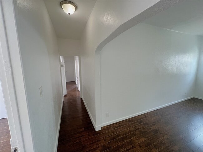 Building Photo - 3507 Edgehill Dr