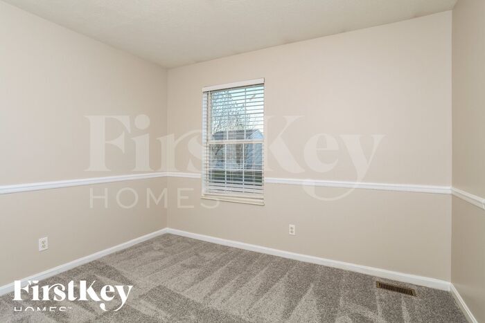 Building Photo - 410 Meadow Springs Dr