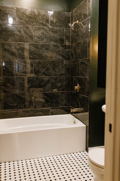 Building Photo - 503 Church St