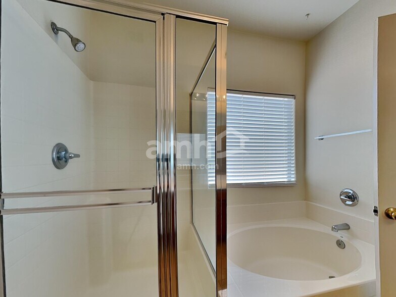 Building Photo - 14610 W Acapulco Ln