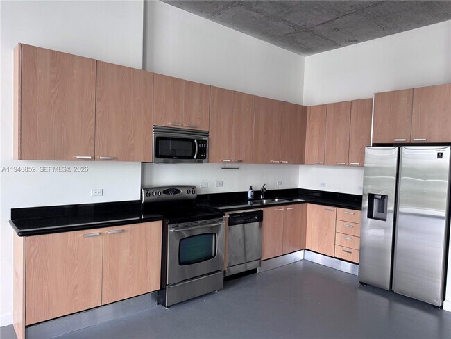 Building Photo - 2100 Van Buren St