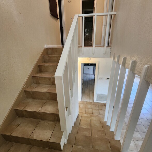Building Photo - 18171 Meandering Way