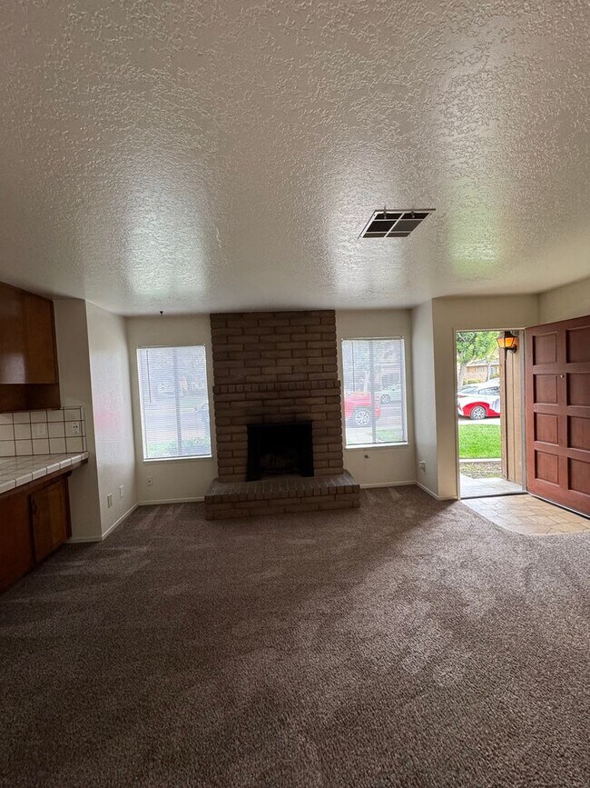 Primary Photo - 4056