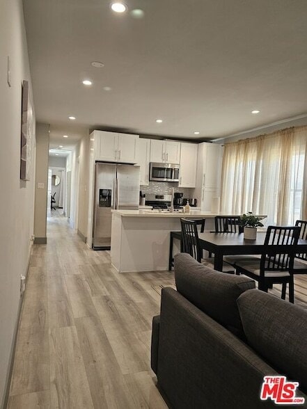 Building Photo - 1559 1/2 S Harvard Boulevard Unit