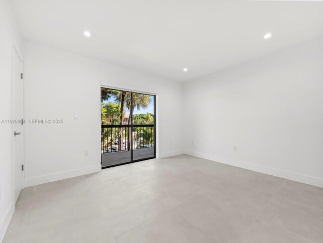 Building Photo - 6885 NW 169th St