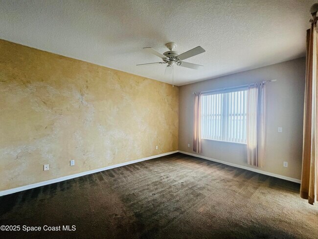 Building Photo - 104 Riverside Dr