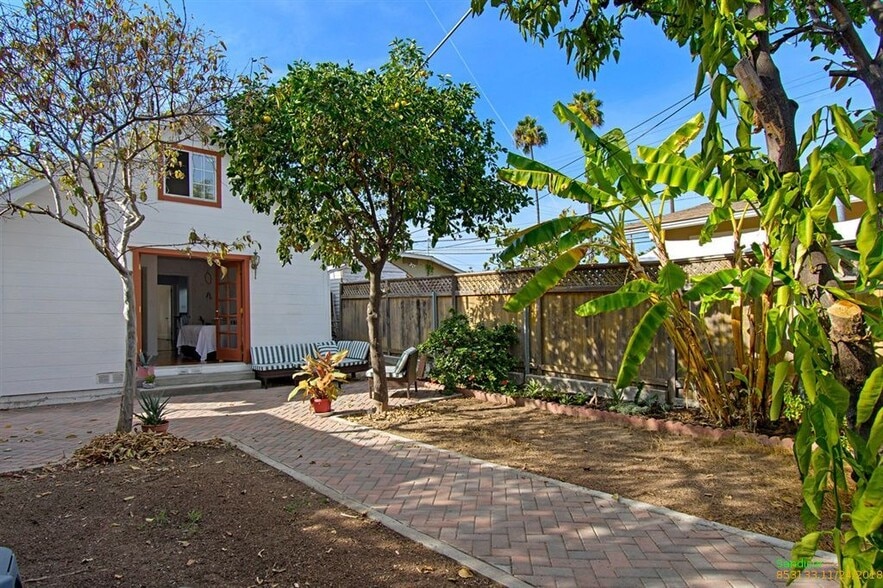 Building Photo - 4585 Florida St