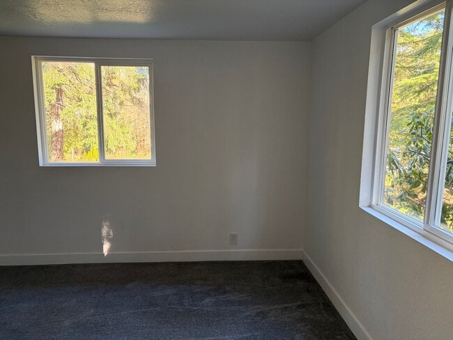 Building Photo - Spacious 3-Bed + Flex Room on Private Fenced 2 Acres, Huge Shop