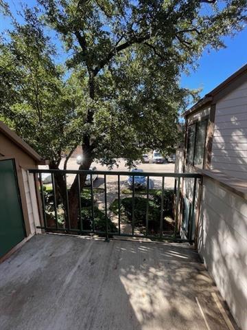 Building Photo - 2311 Balsam Dr