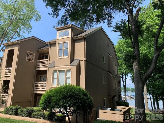 Building Photo - 672 Portside Dr