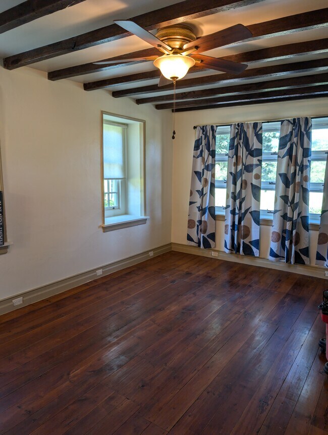 Building Photo - 40 Creamery Rd