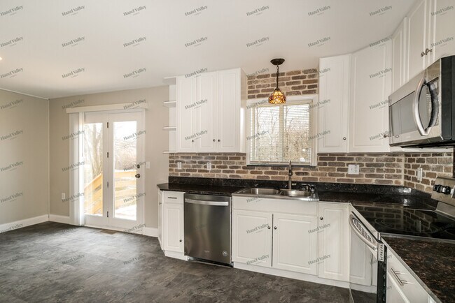 Building Photo - 4933 Countryside Dr