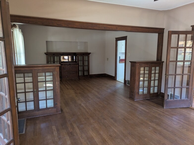 Building Photo - 1272 S University Blvd