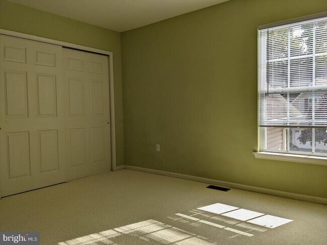 Building Photo - 252 Brinley Dr