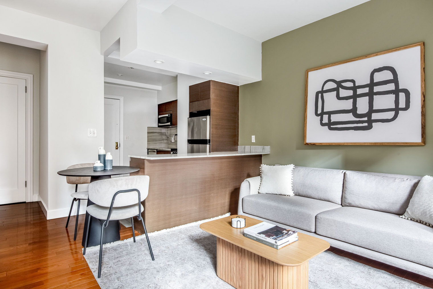 Building Photo - 400 E 57th St