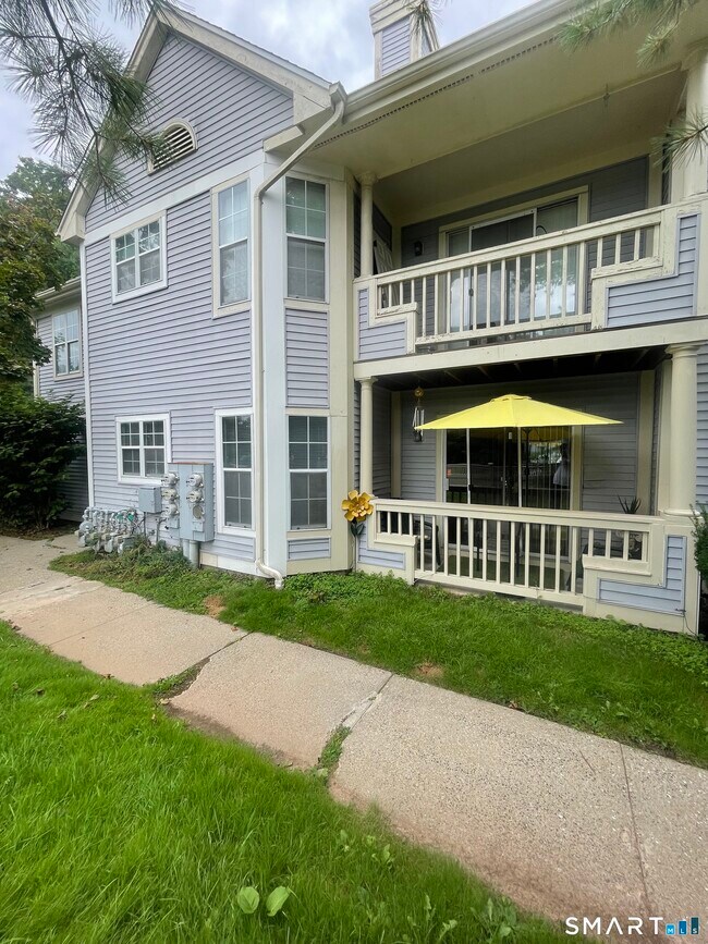 Building Photo - 75 Redwood Dr
