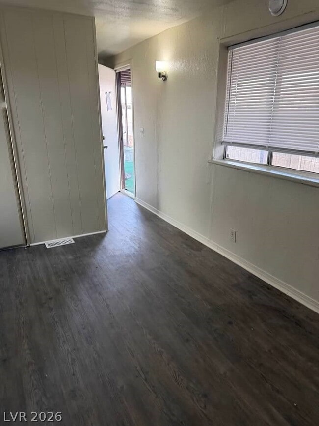Building Photo - 1121 Pawnee Ln
