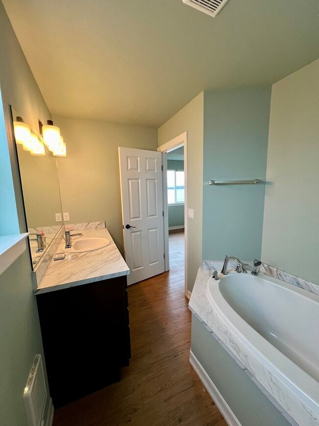 Building Photo - Waterfront 2 Bedroom Home in Ferndale!