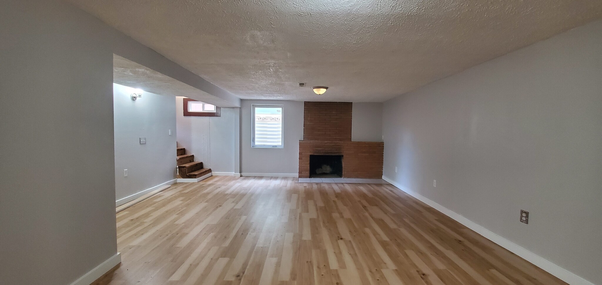 Living Room - 5418 N Maple St