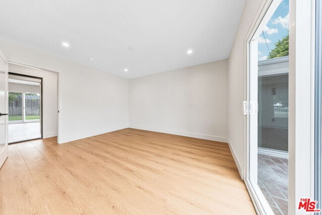Building Photo - 5455 Harcross Dr