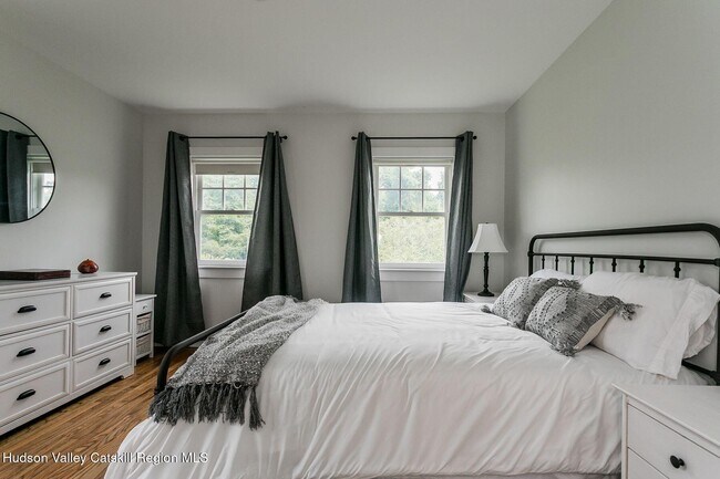 Building Photo - 29 Le Grand Ave