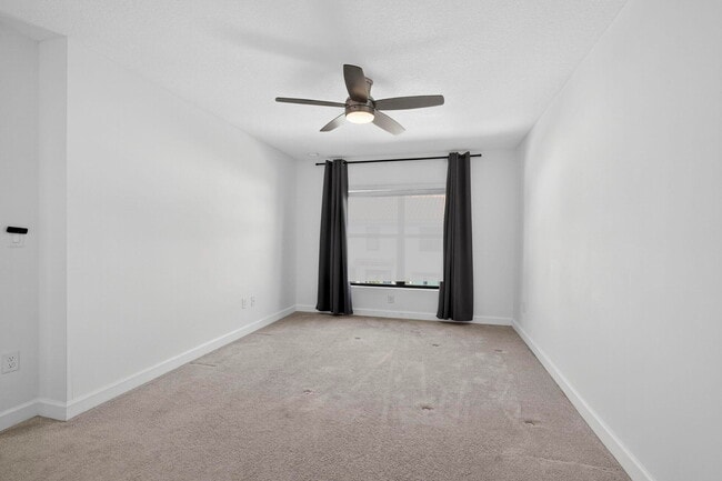 Building Photo - 4408 Hemlock Dr