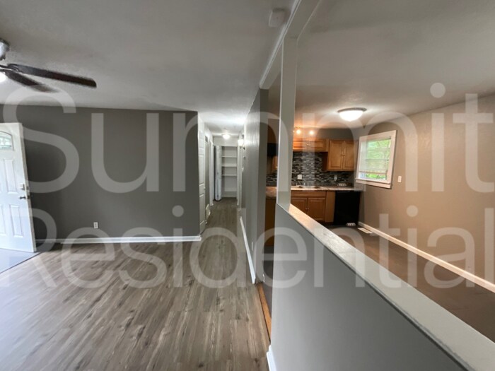 Building Photo - 8608 Crystal Ave