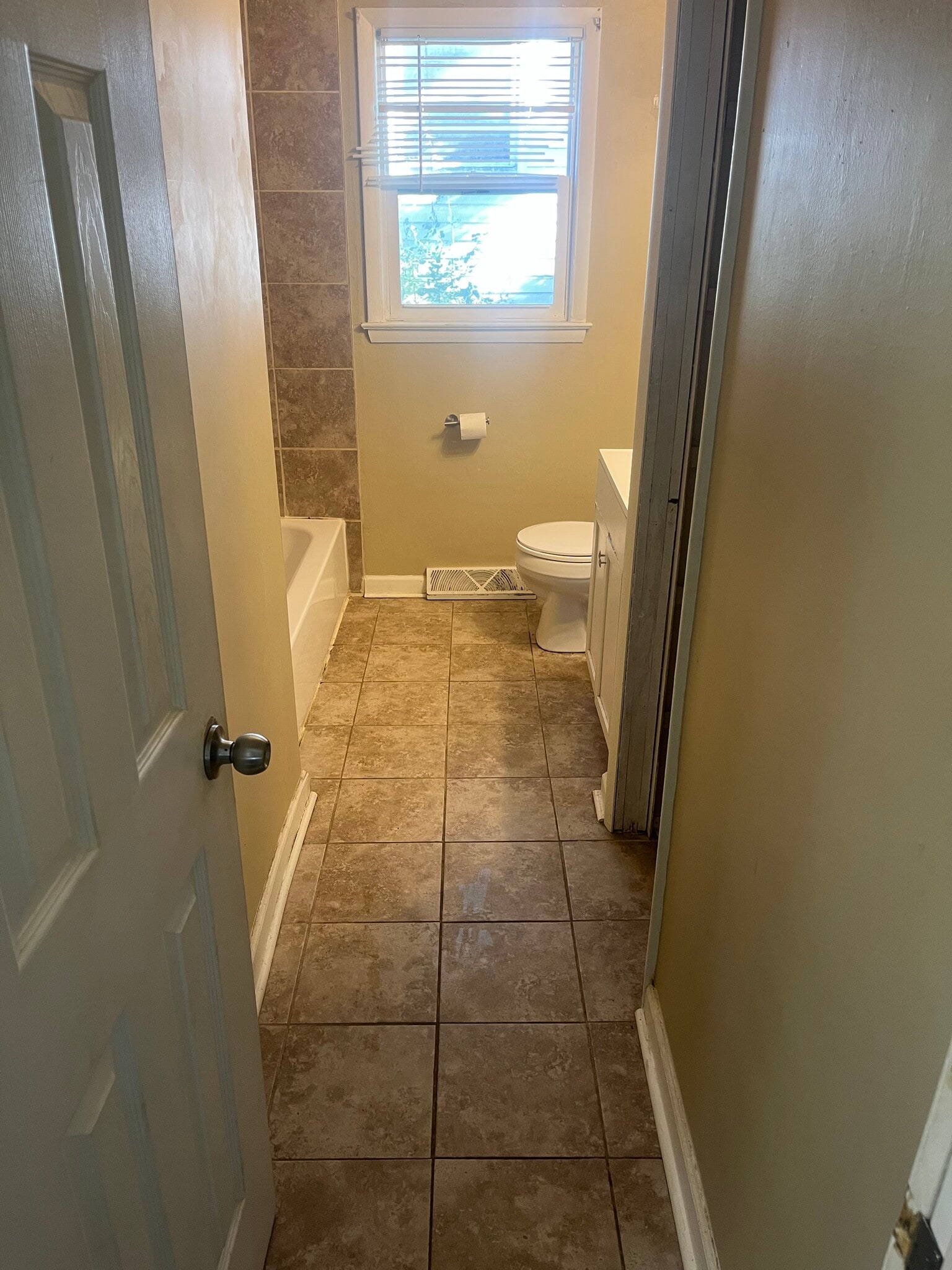 Building Photo - 6615 W Keefe Avenue Pky