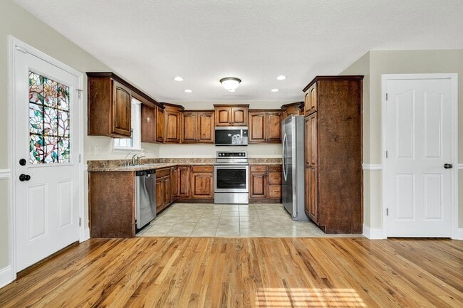 Building Photo - 217 Home Pl Ct SE