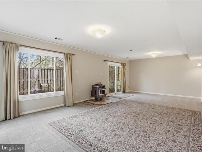 Building Photo - 1426 Yellowwood Ct