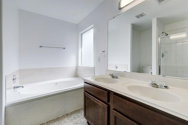 Building Photo - 25407 Clover Ranch Dr