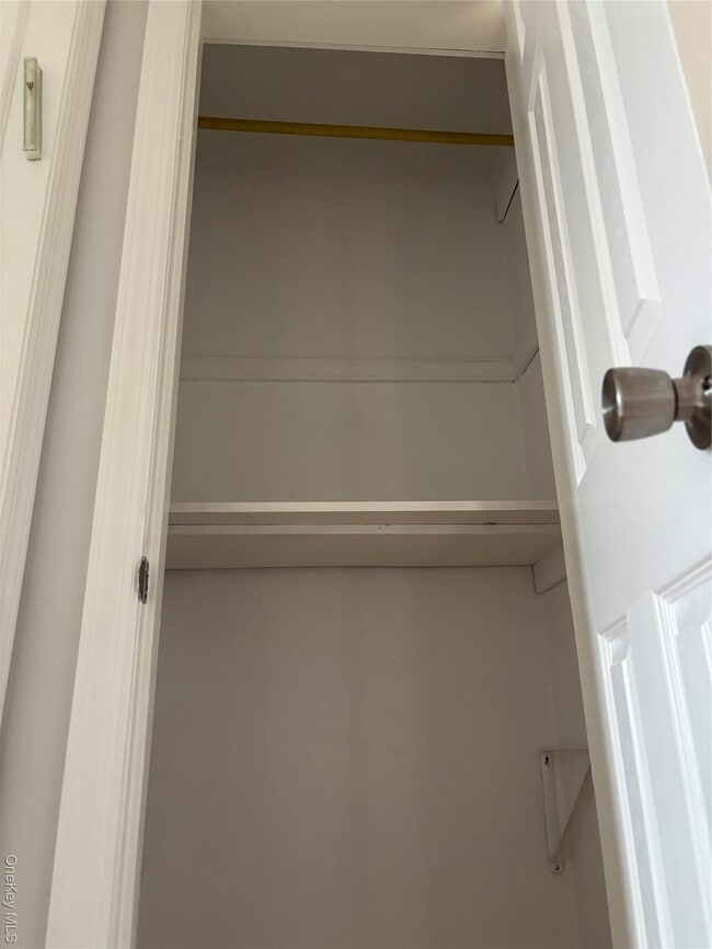 Building Photo - 570 Church Ave