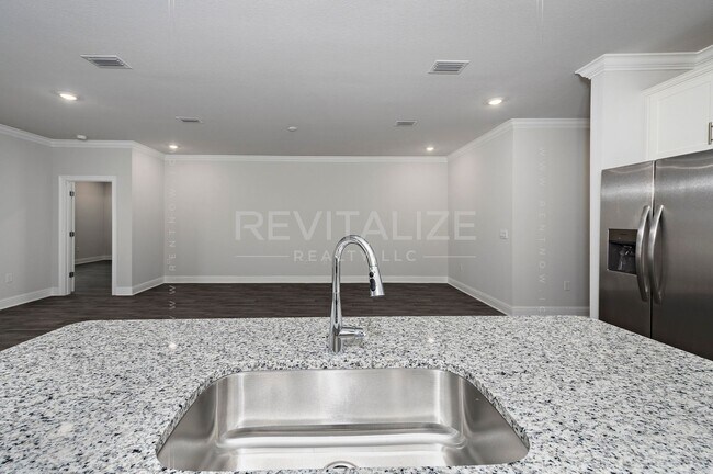 Building Photo - 14578 Dayton Cir