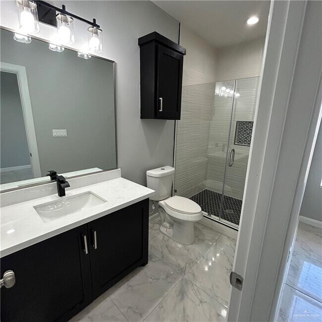 Building Photo - 2108 E Viviana St