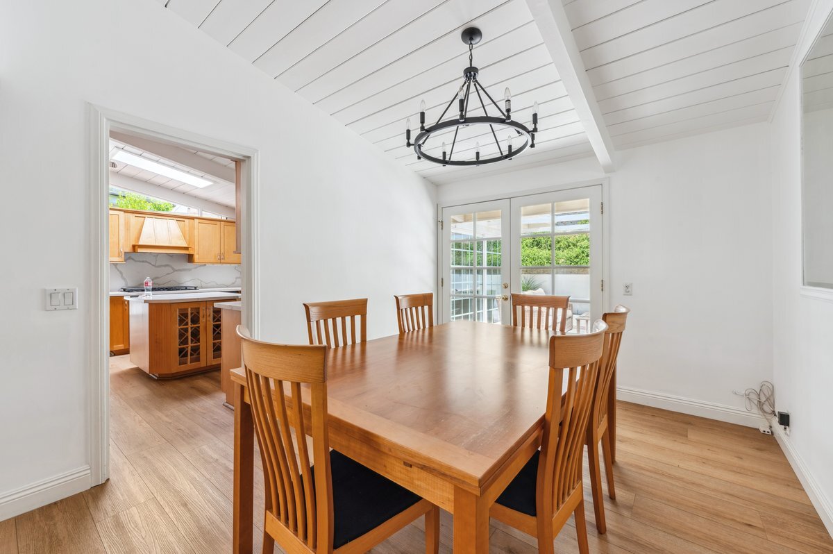 Building Photo - 4950 Dunman Ave