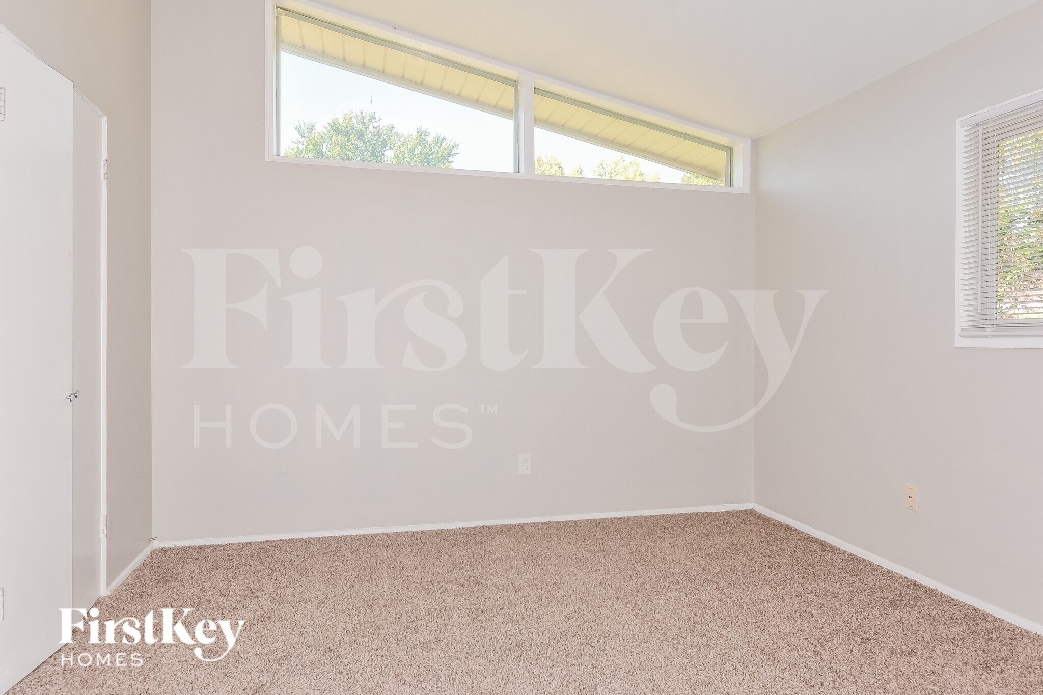 Building Photo - 2440 Cherry Ln