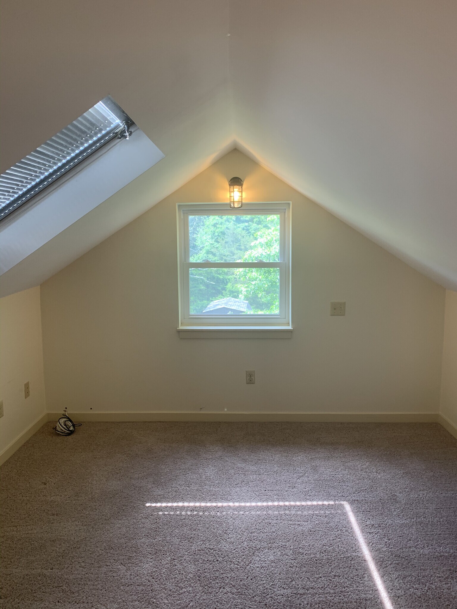 Loft - 7098 FERRY Rd