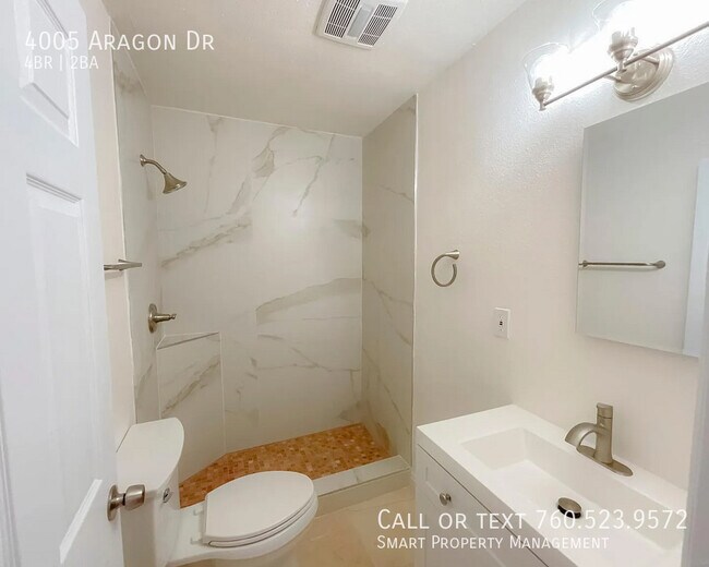 Building Photo - 4005 Aragon Dr