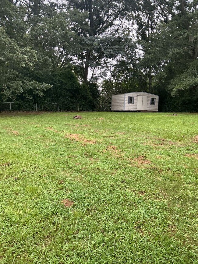 Building Photo - NOW AVAILABLE!  COME SEE ME!! CLAIM ME FIR...